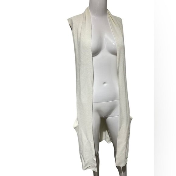 Tops - Aritzia Long white sweater vest xxs